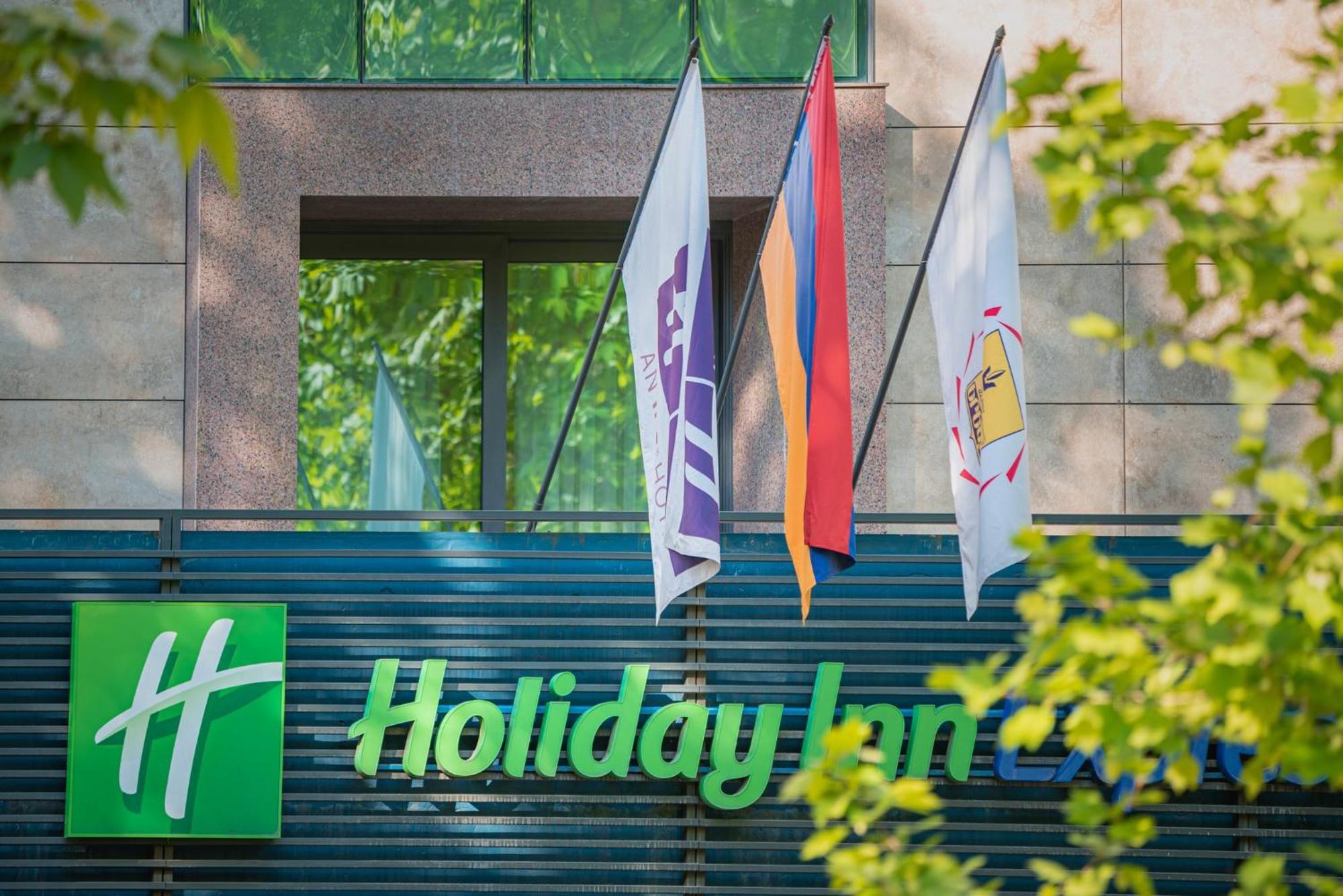 Holiday Inn Express - Yerevan, An Ihg Hotel Buitenkant foto